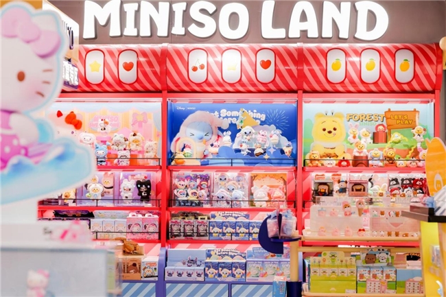名创优品MINISO LAND落子西湖畔,超百款IP构建全新沉浸式乐园
